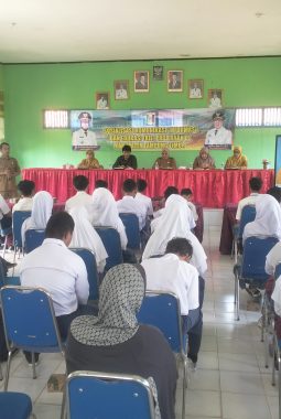 Tetes Air Mata Haru Warnai Sosialisasi Perlindungan Anak di SLBN Lampung Timur