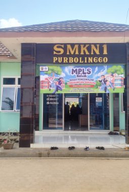 252 Siswa Baru SMKN 1 Purbolinggo Ikuti MPLS, Dibekali Disiplin, Anti-Bullying, dan Bahaya Narkoba