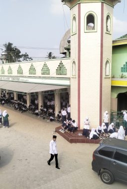 Tanamkan Kedisiplinan Spiritual, MTs Ma’arif NU 5 Sekampung Wajibkan Rutinitas Salat Duha Berjemaah